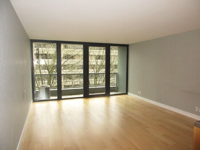 Foto del edificio - 111 SW Harrison St