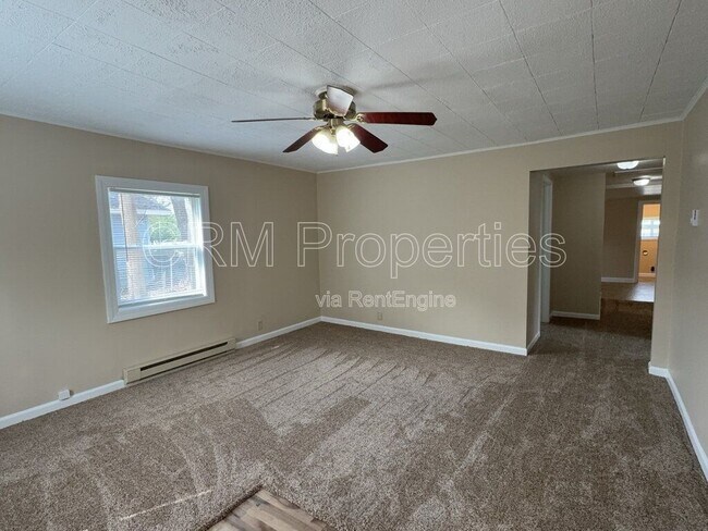 Foto del edificio - 823 N Western Ave