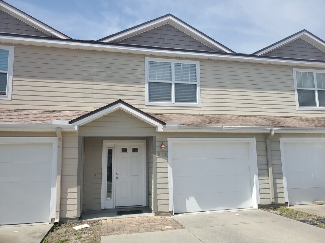 214 Callaway Chase Ln Unit Callaway Chase, Panama City, FL 32404 Room