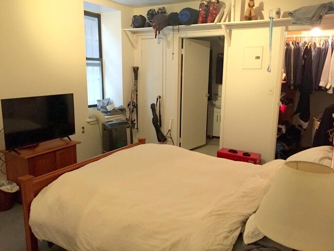 Foto del edificio - 224 E 11th St