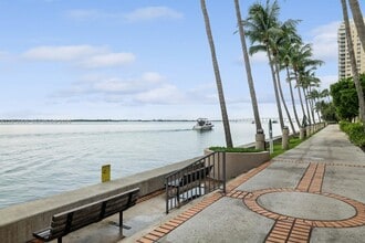 Building Photo - 540 Brickell Key Dr