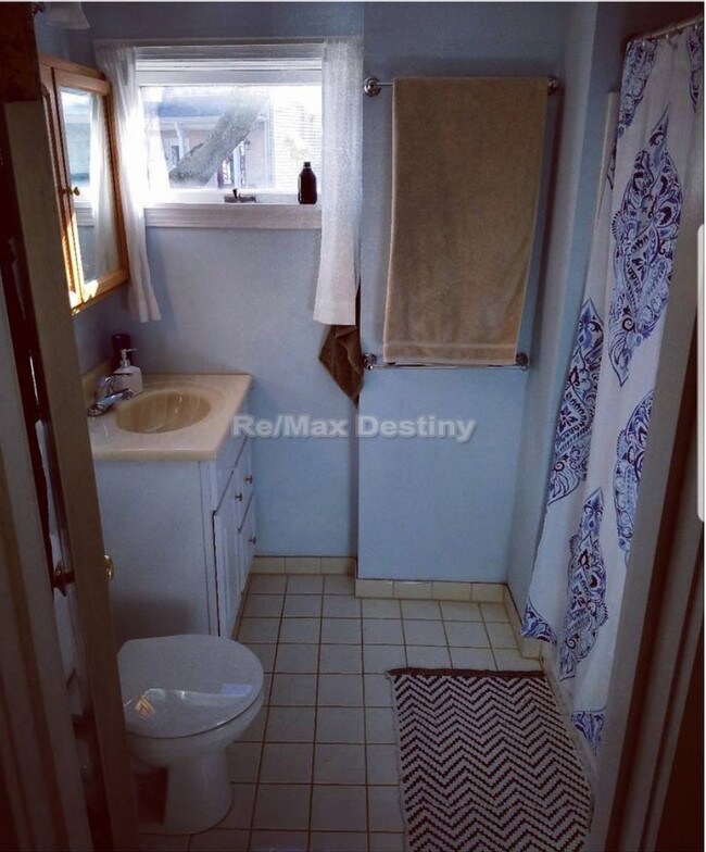 Building Photo - Inman Square- 2 Bed