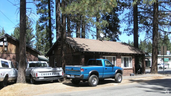 Foto del edificio - 3092 Riverside Ave
