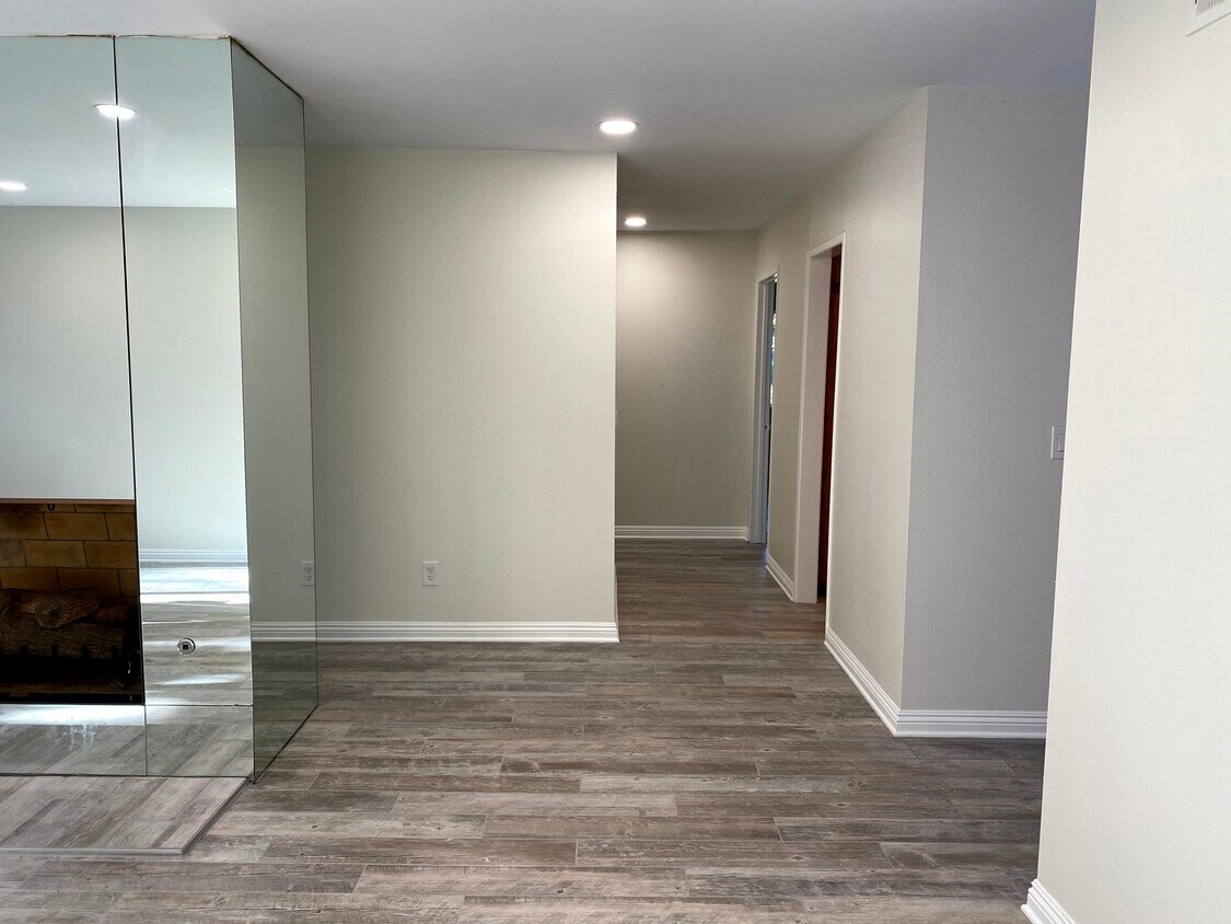 Hallway to Dining Room, Kitchen, & bedrooms - 15508 Williams St
