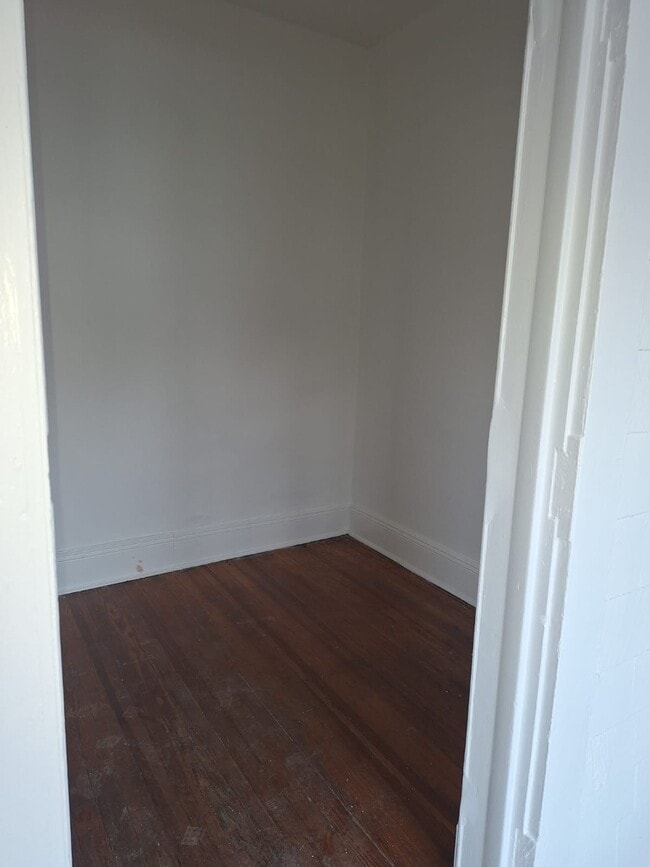 Building Photo - 18 Lowden St