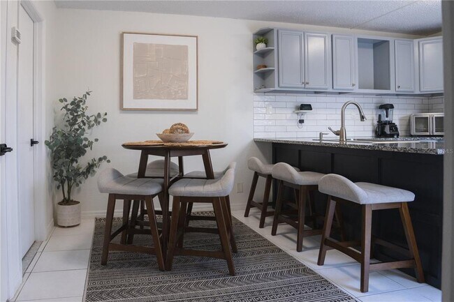 Foto del edificio - 5349 Bamboo Ct