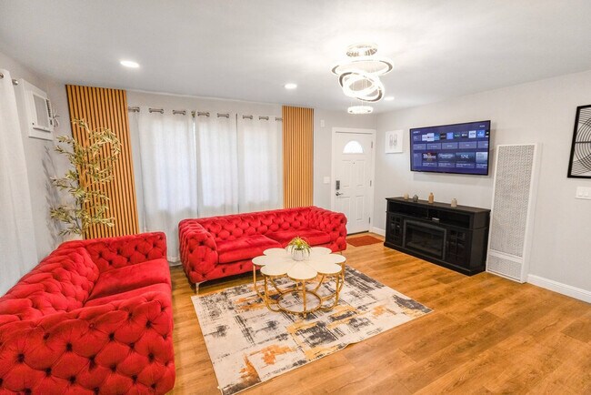 Foto del edificio - 1063-67 Gillespie Dr