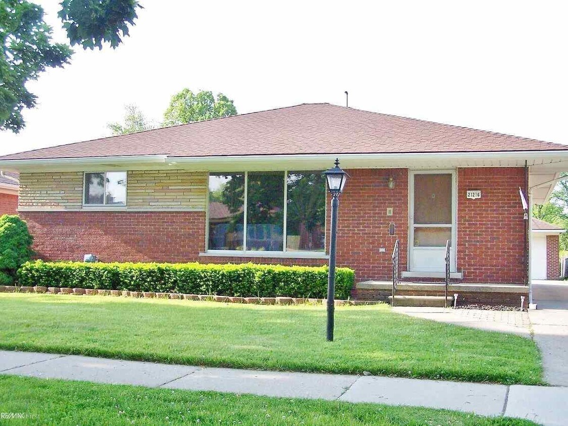 Primary Photo - 21216 Francis St
