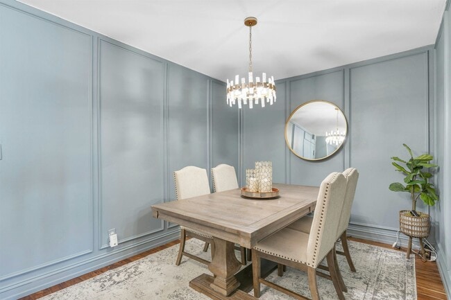 Building Photo - 1203 River Rd