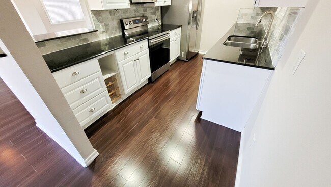 Foto del edificio - *Gorgeous 4 Bedroom Home*