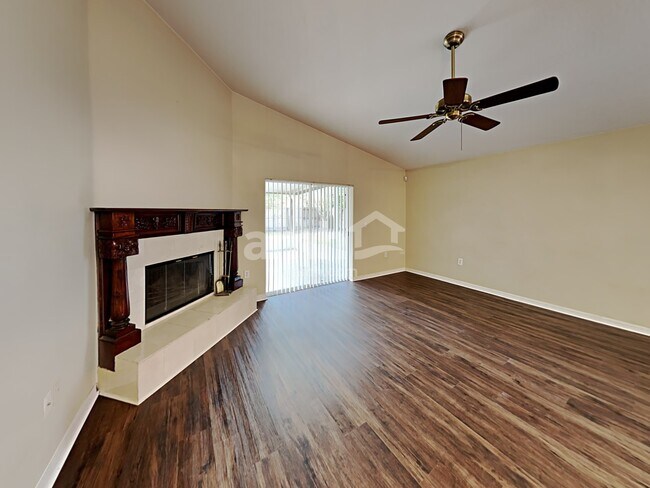 Foto del edificio - 24254 Branchwood Court