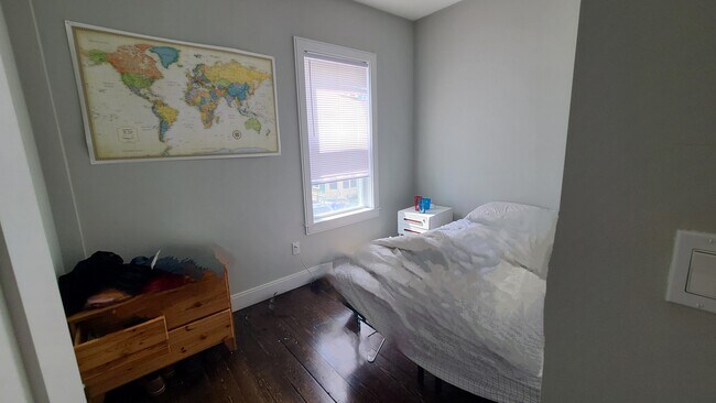 Building Photo - 17 Dorset St