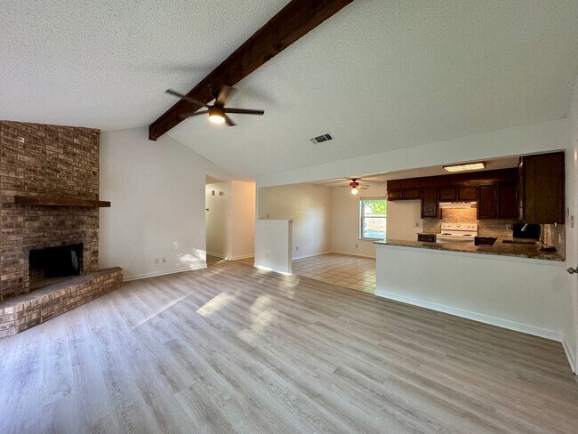 Foto del edificio - Updated Single Family Home | Midway ISD