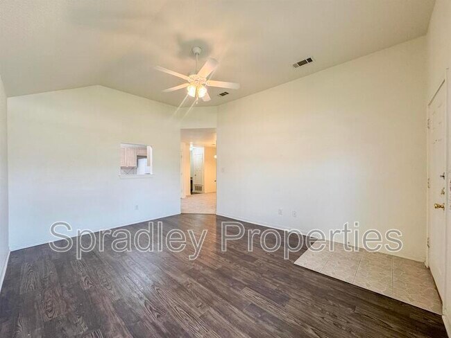 Foto del edificio - 4501A John David Dr