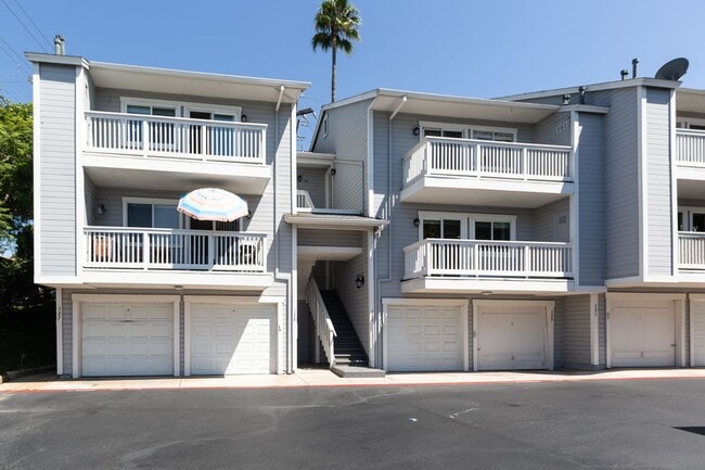 Building Photo - 2 Bed, 2 Bath Condo in Encinitas