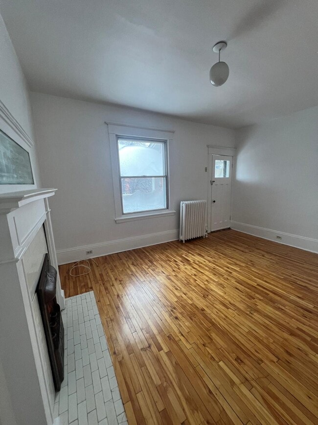 Building Photo - 362 Friel St