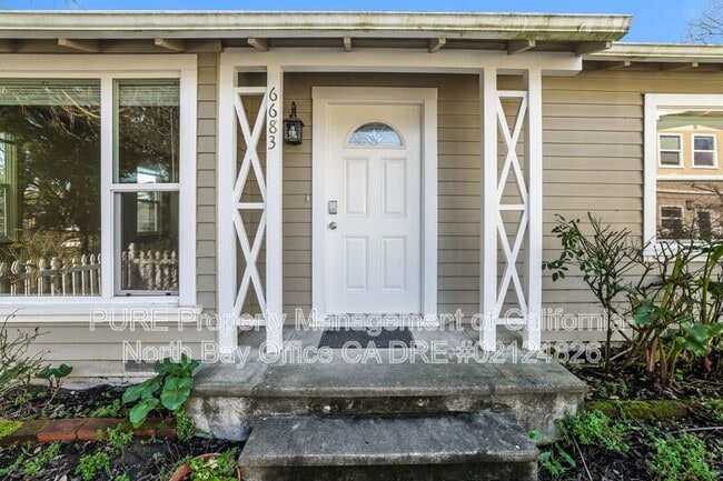 Building Photo - 6683 Sebastopol Ave