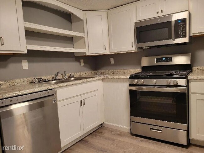 Building Photo - 4 br, 1 bath Duplex - 169 Union Street A