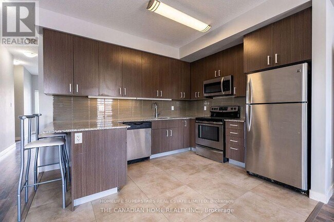 Building Photo - 62 Balsam St