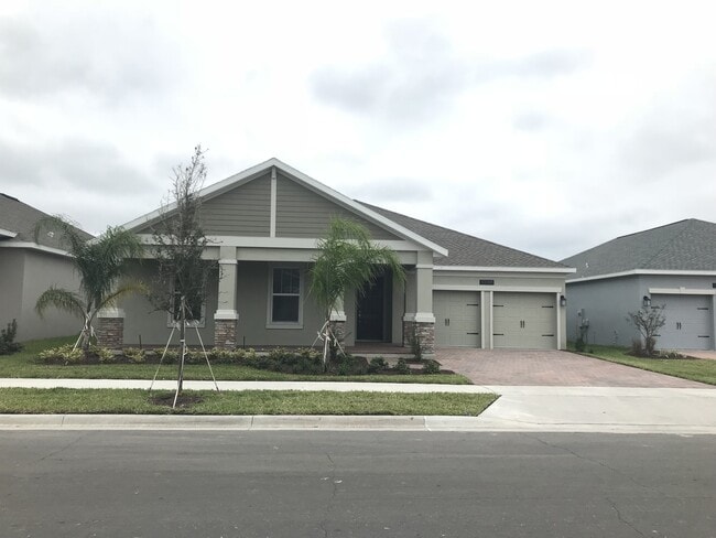 Large 4/3 Lake Front Executive Home with 3... - Large 4/3 Lake Front Executive Home with 3...