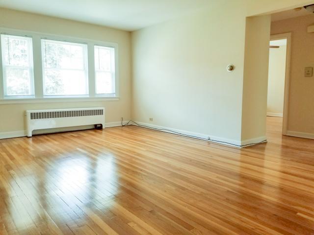 Building Photo - 2 bedroom in Riverside IL 60546