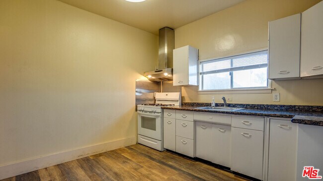 Foto del edificio - 2207 1/2 Cambridge St