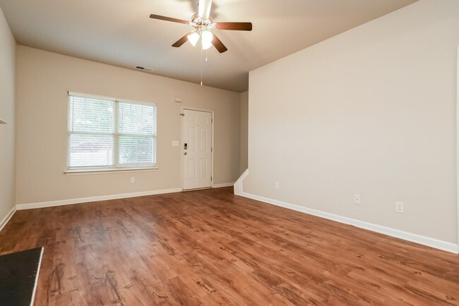 Building Photo - 624 Benjamin Ct