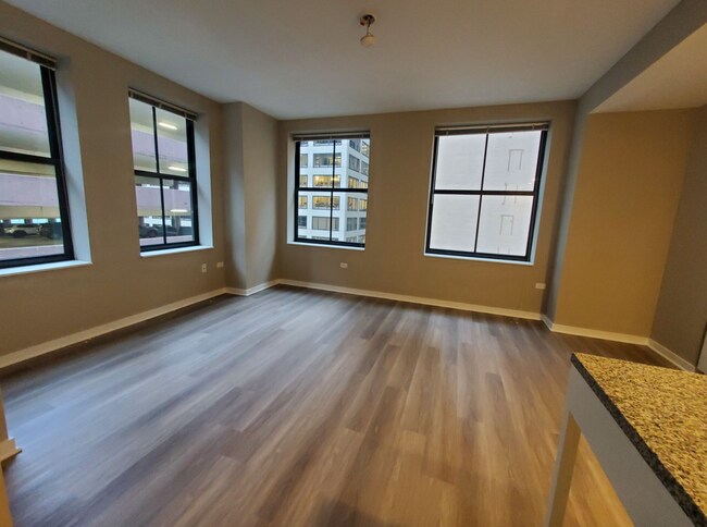 Foto del edificio - 222 W Randolph St