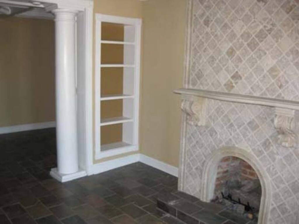 Living room/ dinning room - 1595 White Way