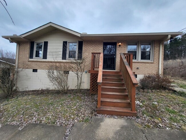 Building Photo - 512 Combs Terrace
