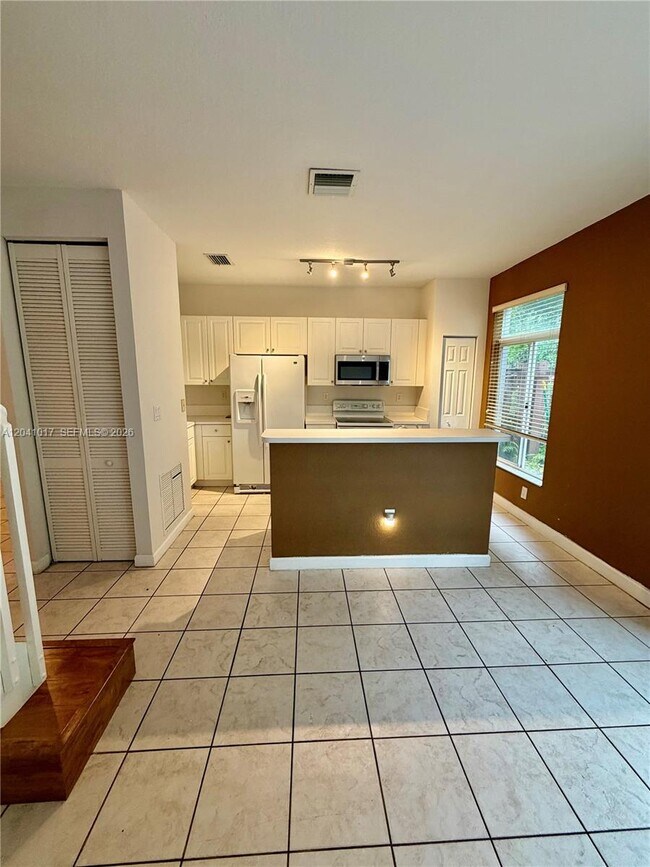 Foto del edificio - 5770 NW 113th Pl