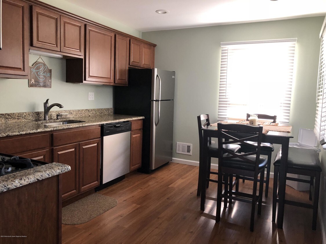 Foto principal - 374 Georgia Dr