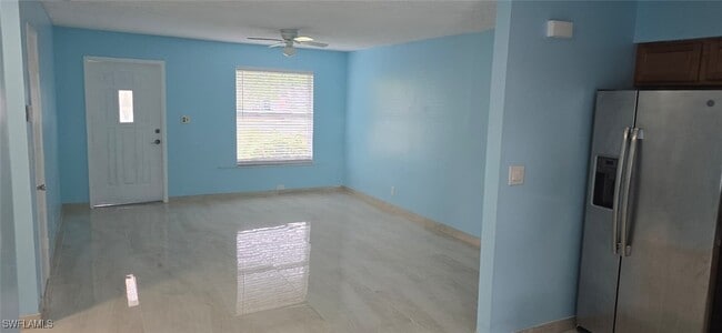 Foto del edificio - 4520 Fluvia Ave