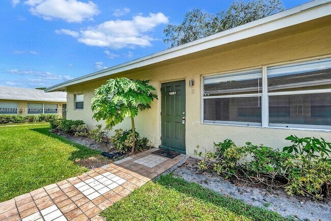 Foto del edificio - 6951 SW 5th St