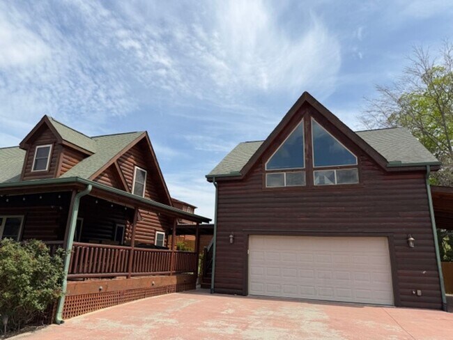 Foto del edificio - Sevierville 37876 - 3 bedroom, 3.5 Bath, 2486 sq. ft. Cabin and a 672 sq. ft. Studio above garage...