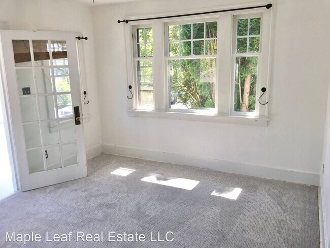 Foto del edificio - 1 br, 1 bath House - 4125 Francis Ave N