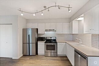 Building Photo - 2069 SW Park Ave