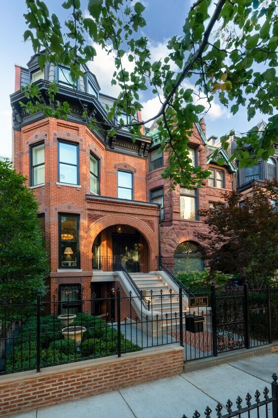 Foto principal - 1534 N Dearborn Pkwy