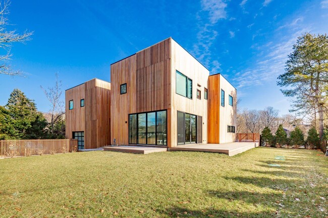 Building Photo - 65 Audubon Ave