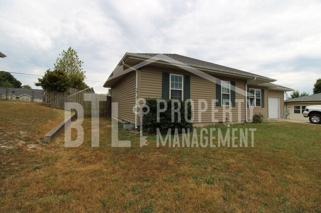 Building Photo - Charming 3-Bedroom Home in Branson – Pet f...