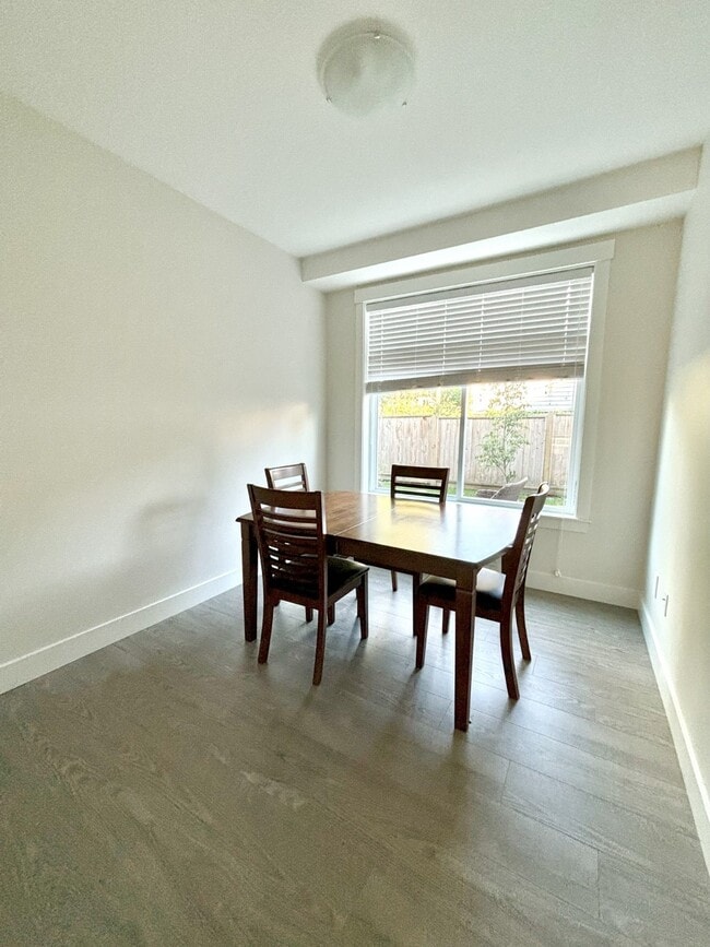 Building Photo - 11267 133 St