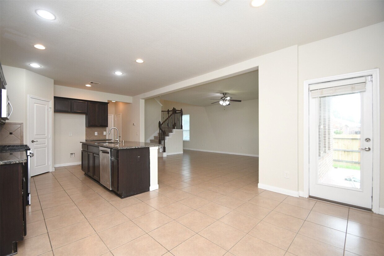 Foto del edificio - 16614 Spirit Lake Ct