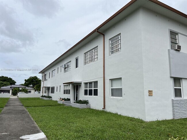 Foto del edificio - 3905 W Flagler St