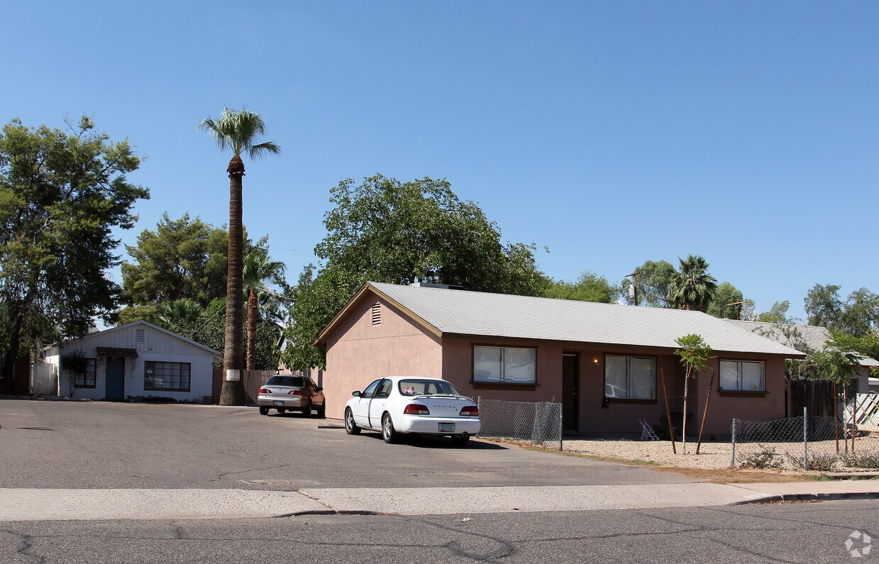 Primary Photo - 1721-1723 E Cherry Lynn Rd