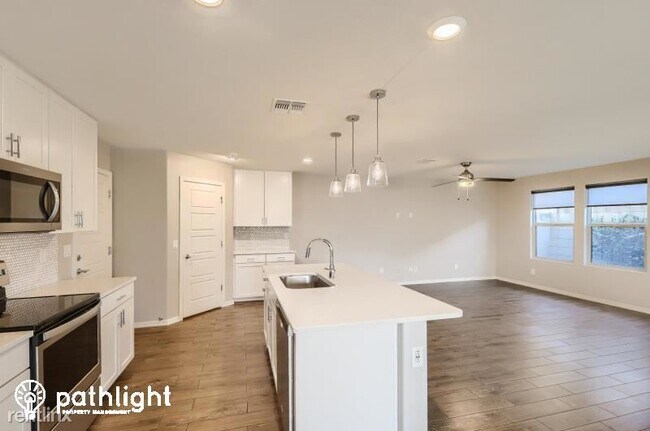 Building Photo - 3 br, 2.5 bath House - 11641 N 165th Ln UNIT