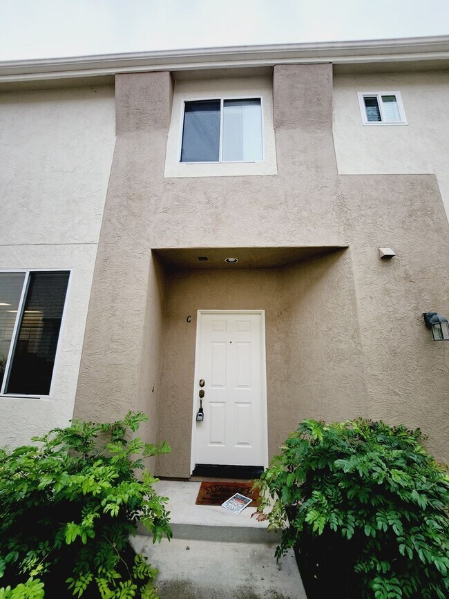 Foto del edificio - Beautiful remodeled 3 bedroom, 2.5 bath town home in Triana Scripps Ranch