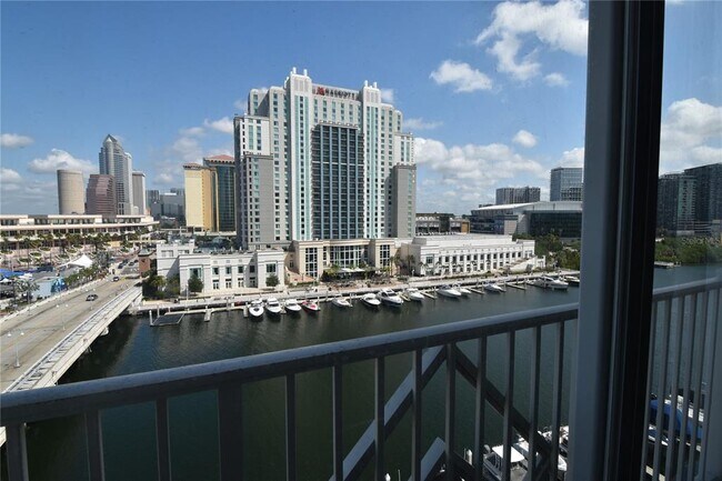 Foto del edificio - 700 S Harbour Island Blvd
