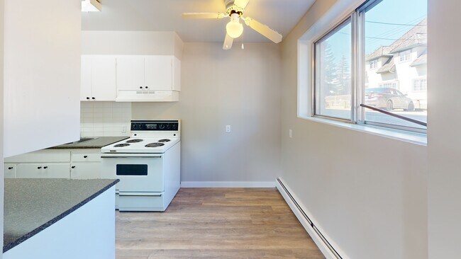 Building Photo - 9926-9105 105 Ave