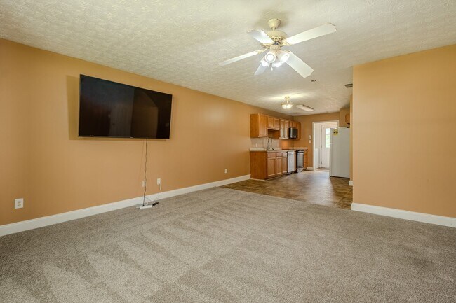 Foto del edificio - Spacious 4BR/3BA Townhome | Pet Friendly | Washer & Dryer Included | $1,600/mo