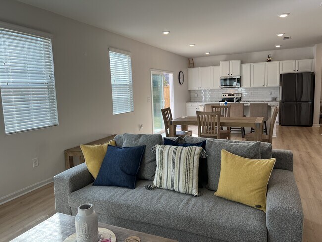 Foto del edificio - 218 Lookout Dr